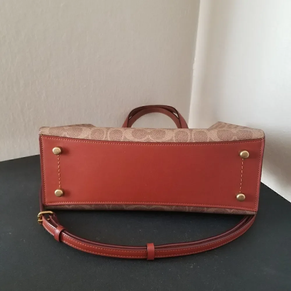 NWOT Coach Leather Tote
